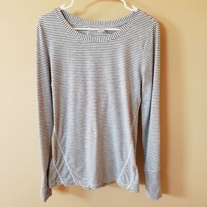 Gap Fit breathe scoop neck l/s running shirt Medium